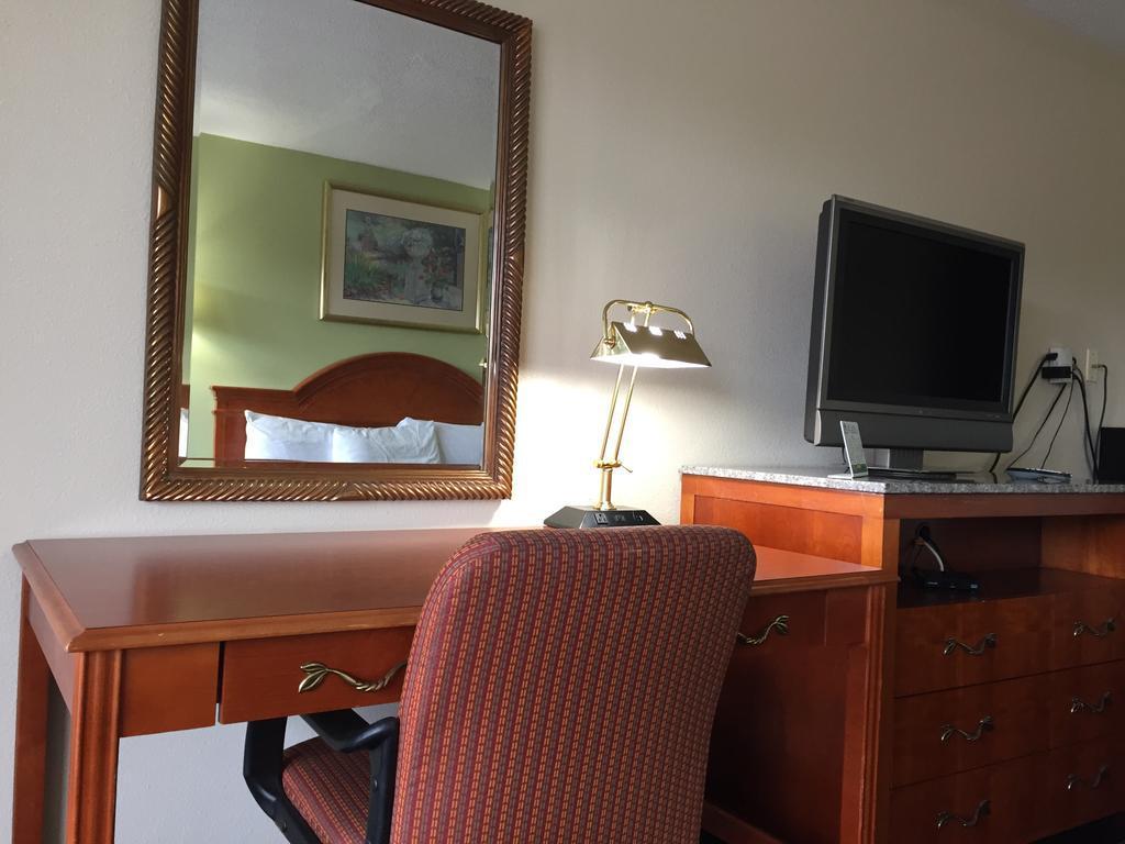 Americas Best Value Inn-Nashville/Airport South Extérieur photo
