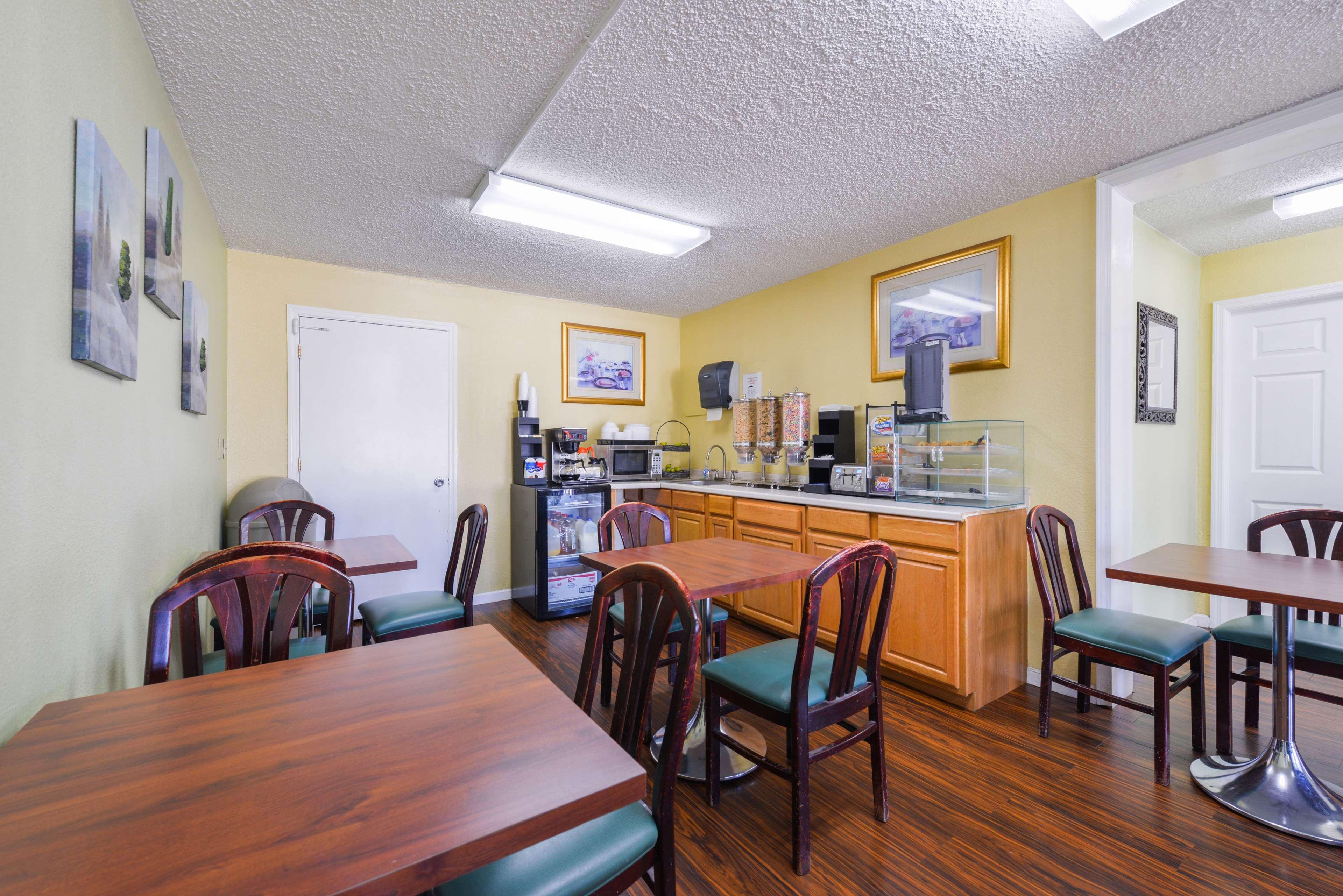 Americas Best Value Inn-Nashville/Airport South Extérieur photo