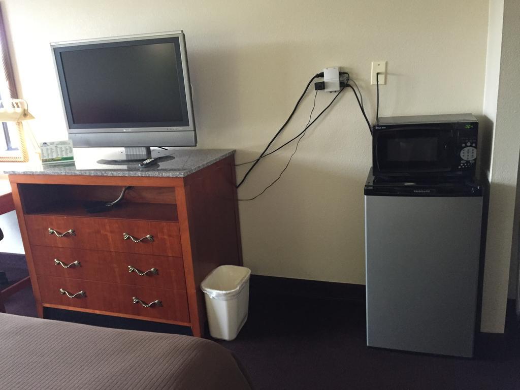 Americas Best Value Inn-Nashville/Airport South Extérieur photo